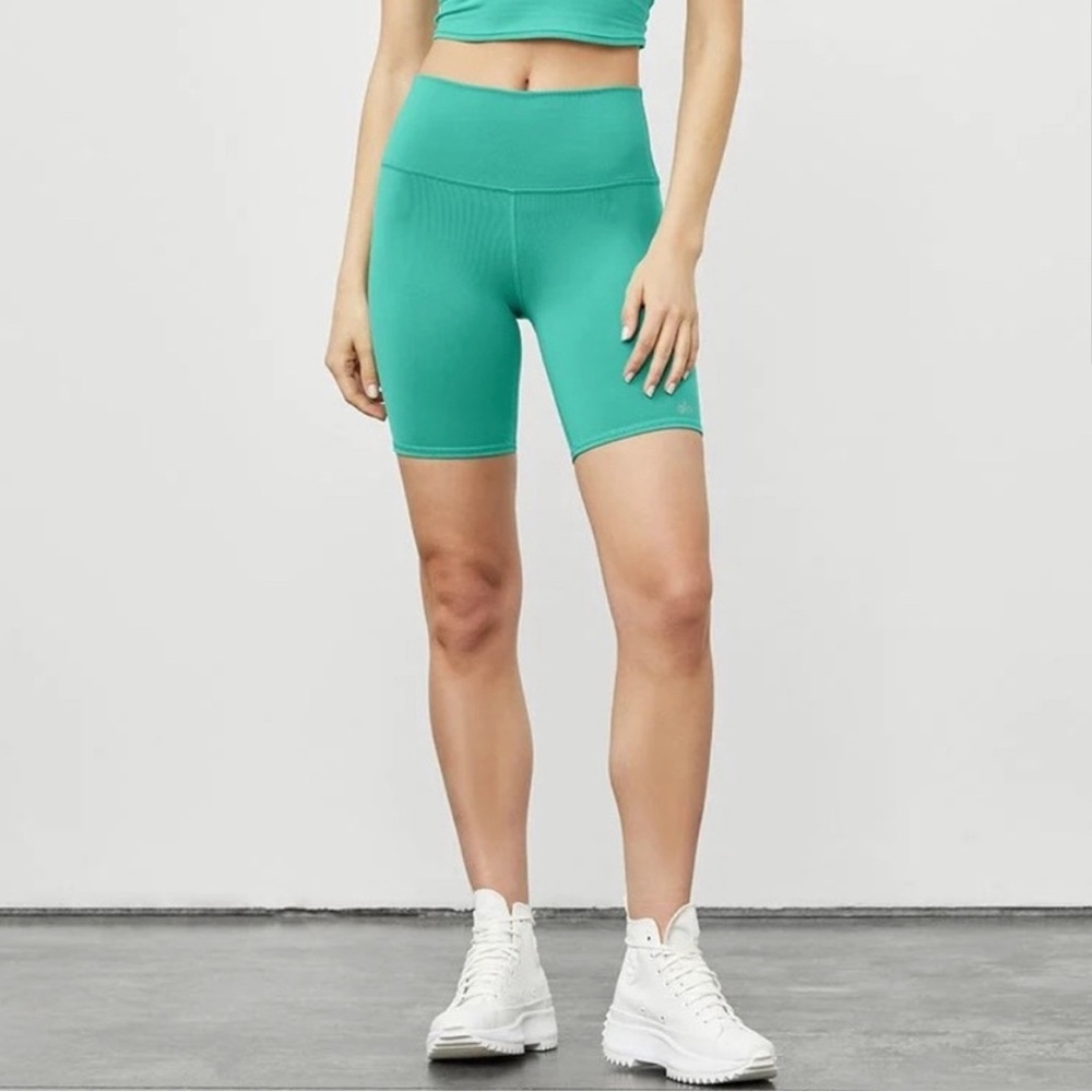 Alo 7” High Waist Biker Short in Teal- Size Sm